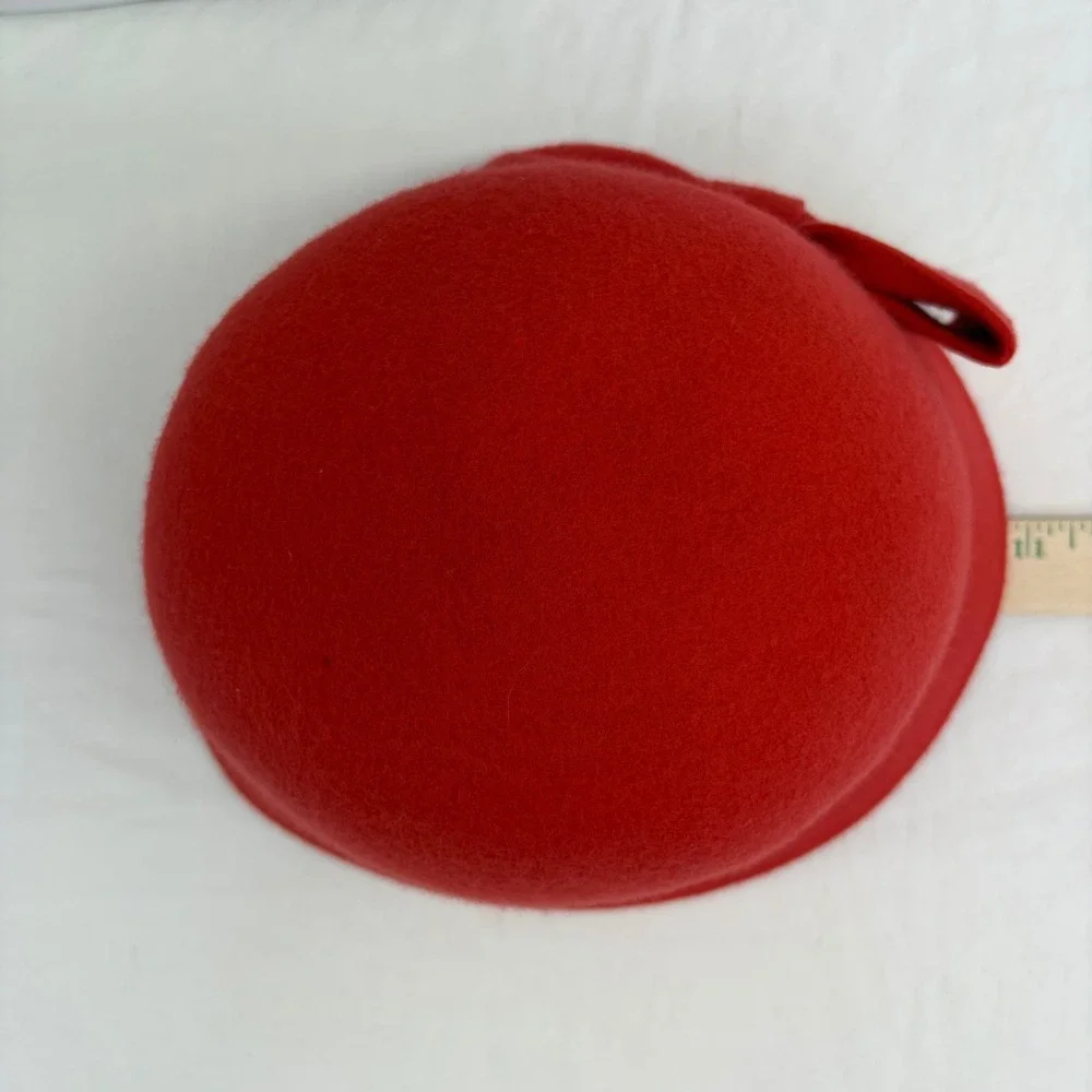 Kate Spade New York Wool Felt 1920s style Cloche Bucket Hat Red Bow